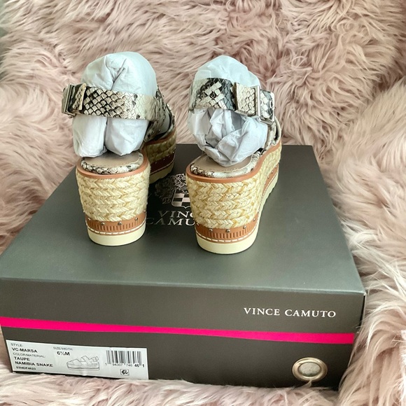 VINCE CAMUTO WEDGES - Picture 7 of 8